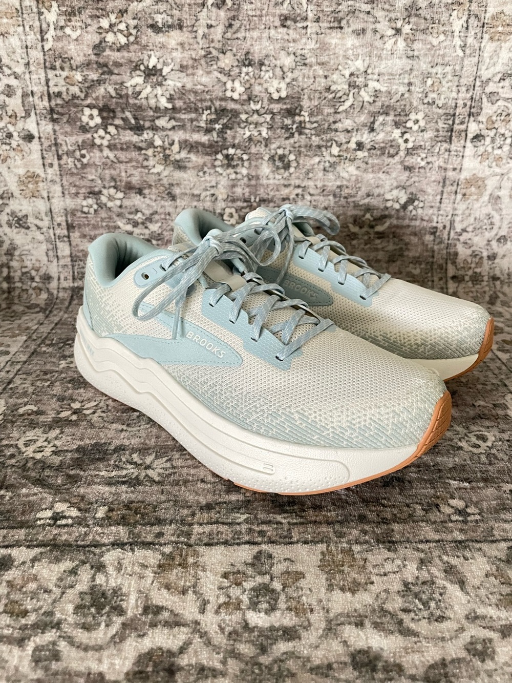 Brooks Ghost Max 2 Running Shoes Cream Size 11 Women - Picture 2 of 10